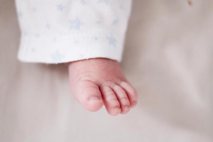 , Sarthe : un nouveau-né retrouvé dans un sac poubelle, ses parents sont activement recherchés
